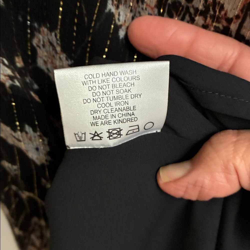 Free People We Are Kindred Gwendolyn Silk Maxi Dress
$735 - Picture 10 of 10